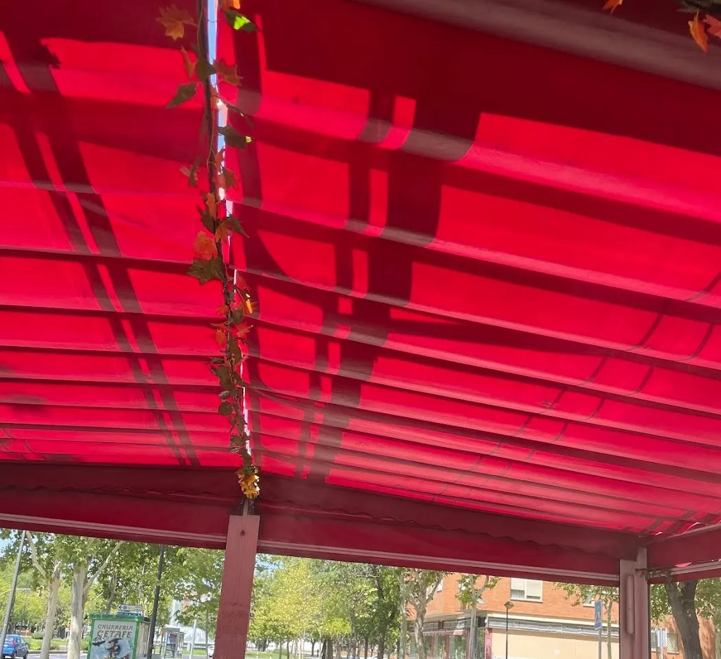 La terraza con su carpa